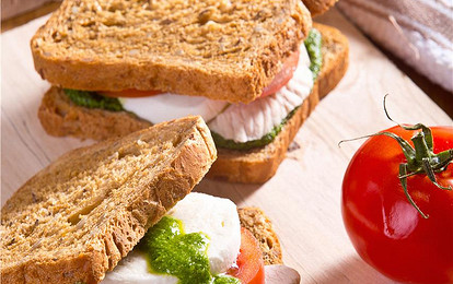  Сэндвич  с зеленым соусом