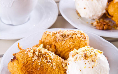 Бананы-темпура с мороженым