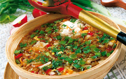 Окрошка с несколькими видами мяса