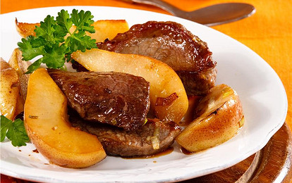 Говядина, тушенная с грушами