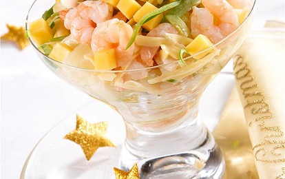 Салат с креветками и сыром