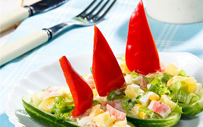 Лодочки из огурцов