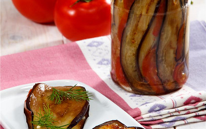 Язычки из бакалажанов с  чесноком и помидорами