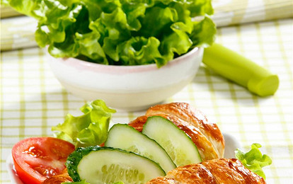 Куриные ножки с чесноком, запеченные в тесте