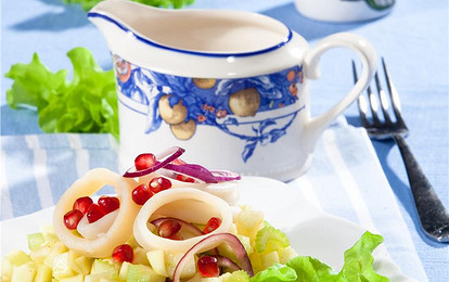 Кальмары с яблоком