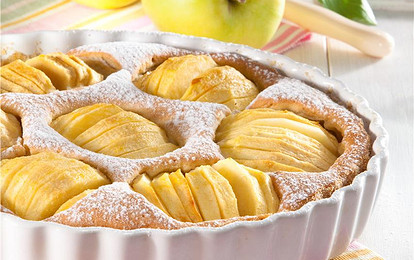 Яблочный тарт с малиновым джемом