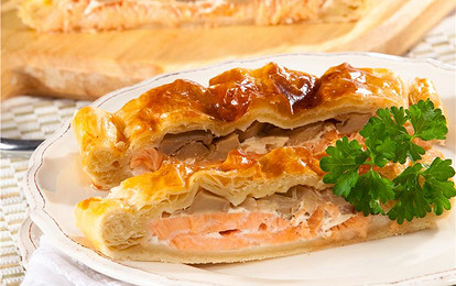 Лосось под хрустящей корочкой из теста