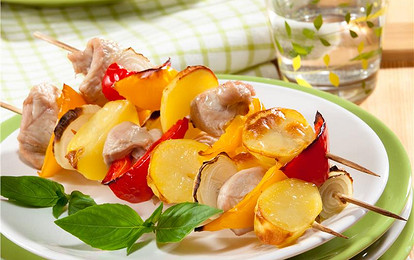 Картофельные мини-шашлычки с филе индейки