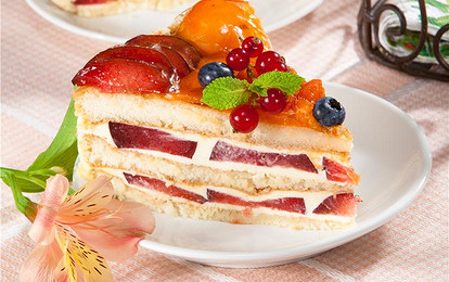 Фруктовый торт со сметанным кремом