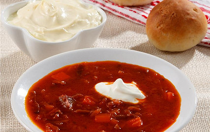 Украинский борщ с пампушками