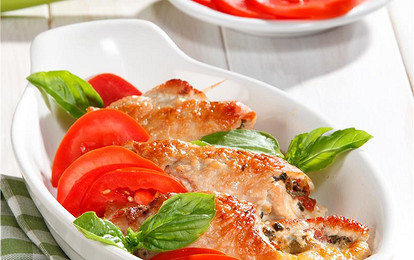 Рулетики из индейки с помидорами