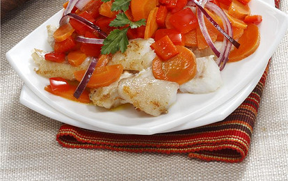 Закуска из жареной рыбы под маринадом с овощами