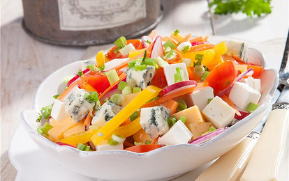 Салат из трех видов сыра