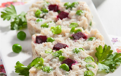 Рыбный рулет с овощами