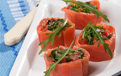 Рулеты из маринованной рыбы