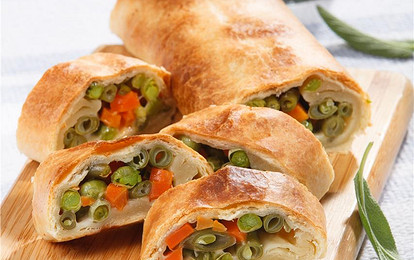 Рулет с начинкой из овощей