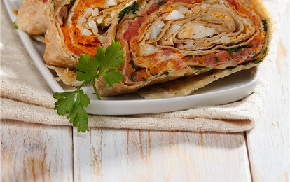 Рулет из лаваша с начинкой из рыбы