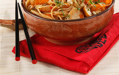 Лапша с мясом и овощами