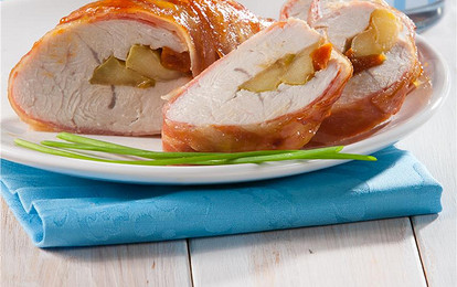 Грудка индейки с начинкой из кураги и яблок