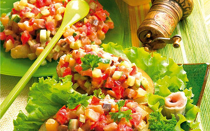 Маринованная селедочка с овощами