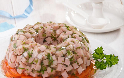 Заливное из ветчины и зелени
