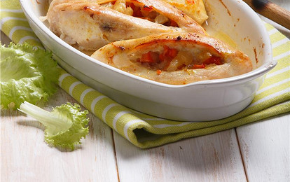 Куриные кармашки с начинкой из сладкого перца и ананасов