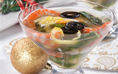 Рыбное заливное в креманках со спаржей и имбирем