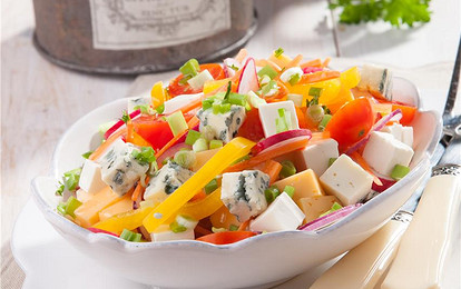 Салат из трех видов сыра