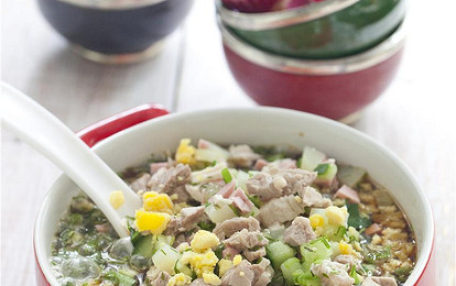 Окрошка с курицей и говядиной