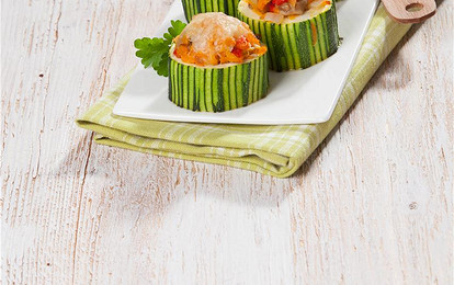 Бочонки из цукини с начинкой из грибов и овощей