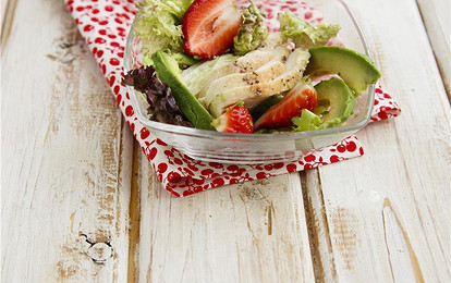 Салат с индейкой и авокадо