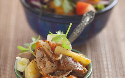 Мясо в белом вине с овощами