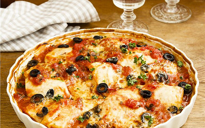 Хек с оливками и сыром