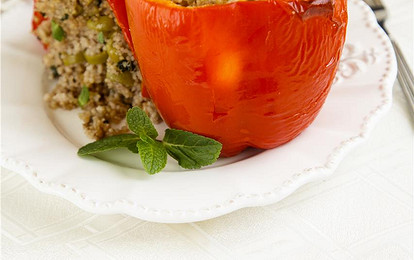 Перец с кускусом и оливками