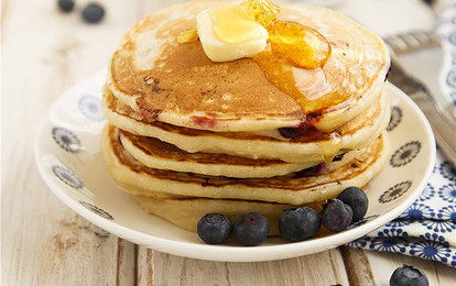 Блины по-американски с черникой