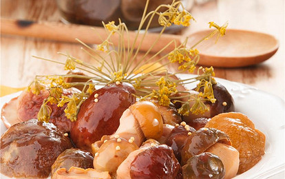 Маринованные белые грибы