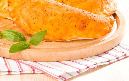 Кальцоне с салями