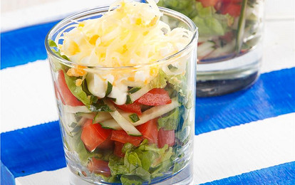 Зеленый салат с сыром