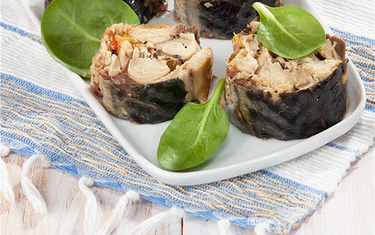 Рулет из скумбрии со сладким перцем