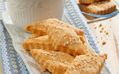 Сырные крекеры с соусом