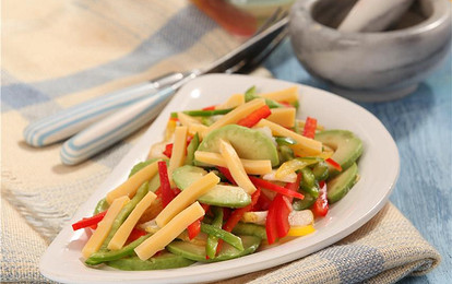 Салат с сыром и авокадо