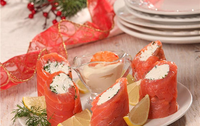 Роллы из красной рыбы с рикоттой и укропом