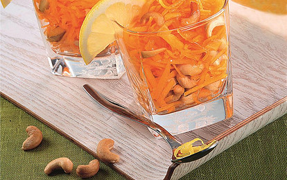 Коктейль с тыквой, орехами кешью и медовой заправкой