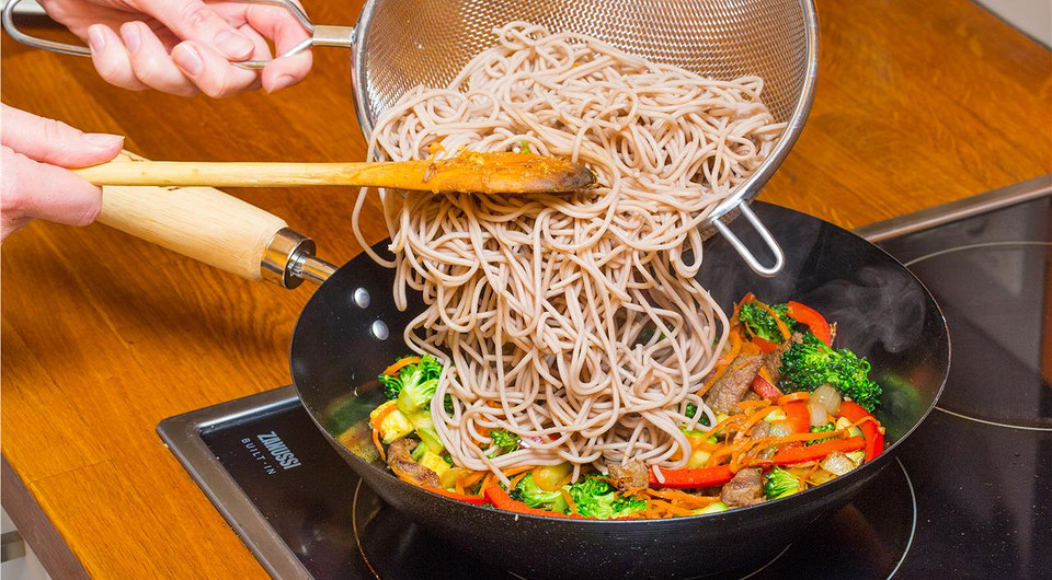 Лапша с мясом и овощами вок - фото шага 6