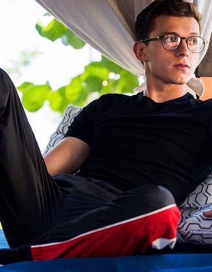 Том Холланд опубликовал фото своей новой девушки (и разбил сердца поклонницам)