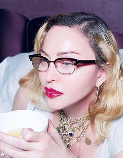 «Вакцина от коронавируса уже доступна»: Мадонну раскритиковали за новую теорию заговора