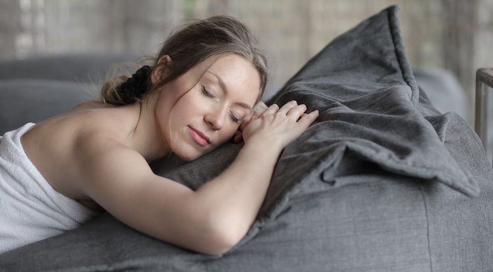 Зачем ложиться спать до полуночи: 12 важных плюсов для твоего здоровья