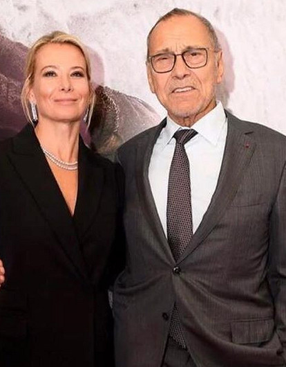 Юлия Высоцкая похвасталась, что Андрей Кончаловский учится садиться на шпагат