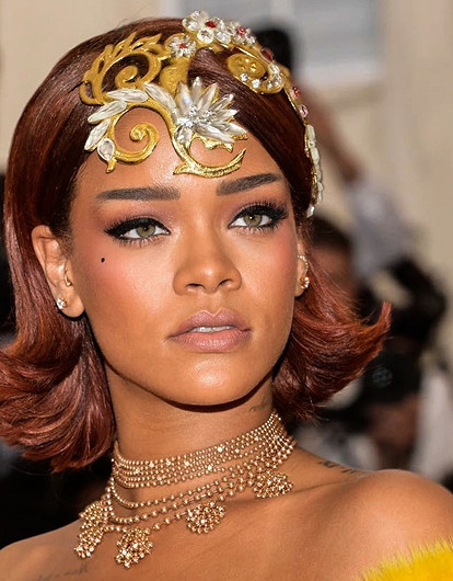 «Я клоун»: Рианна вспомнила свое культовое желтое платье на Met Gala