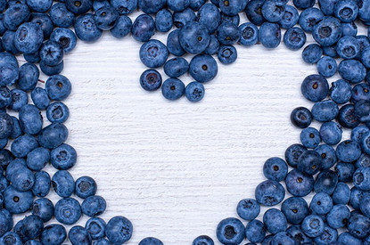 Помогает при диабете и сохраняет молодость: в чем еще польза и вред голубики для здоровья